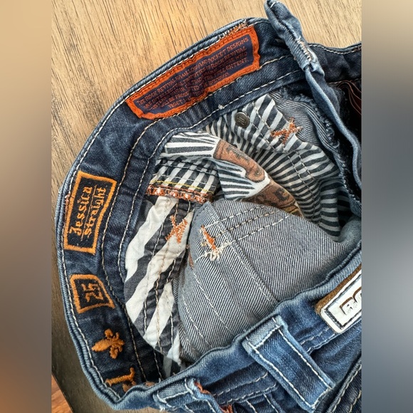 Rock Revival low rise medium wash straight jeans - Picture 10 of 10